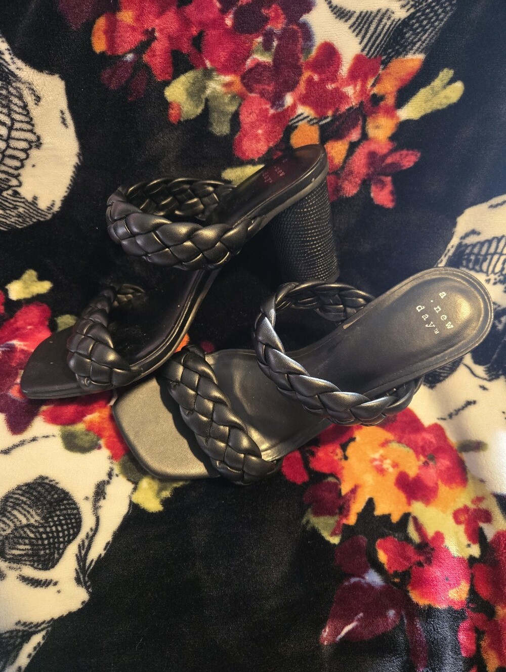 A New Day Women’s Black Braided Strap Slide Sandals Slip-On Faux Leather 7.5